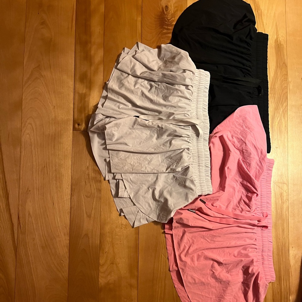 Girls large butterfly shorts.